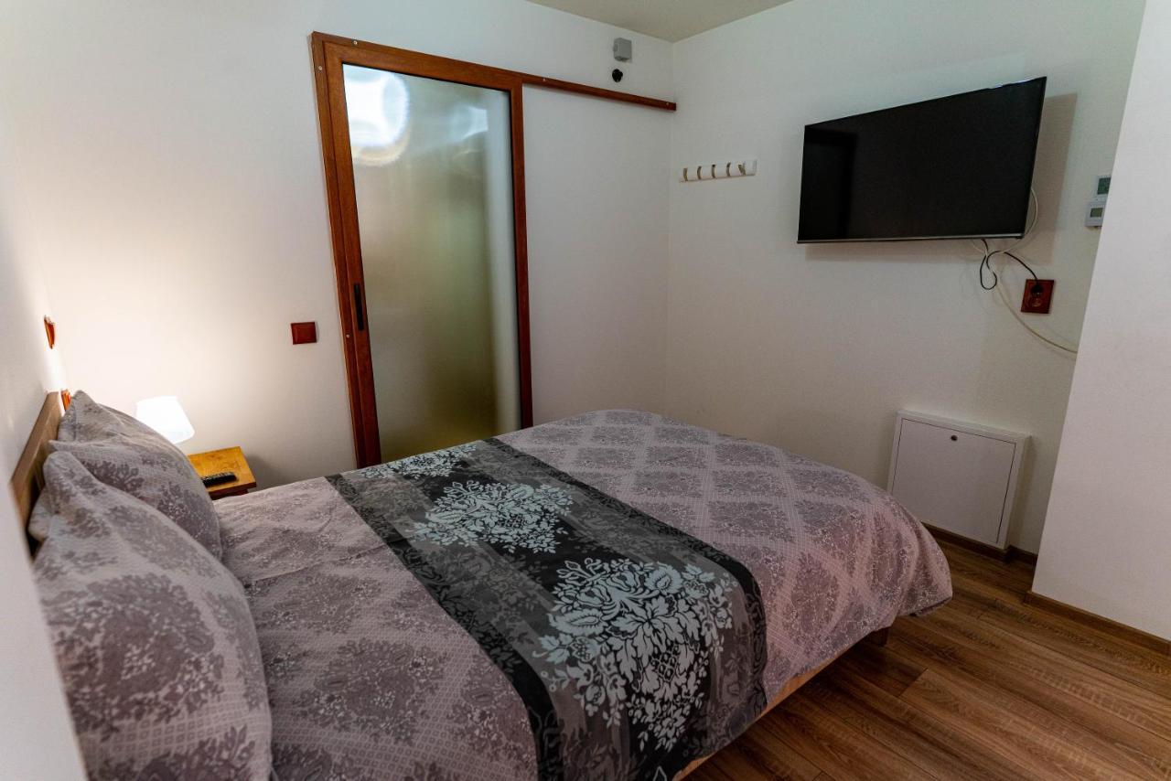 Appartement La Bebe 2 Beds à Hunedoara Extérieur photo